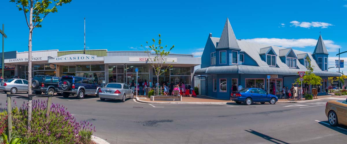 Havelock North Village atmosphere with small boutique shops in colonial style built houses, around the corner new boutique 5star hotel with a fine dining restaurant