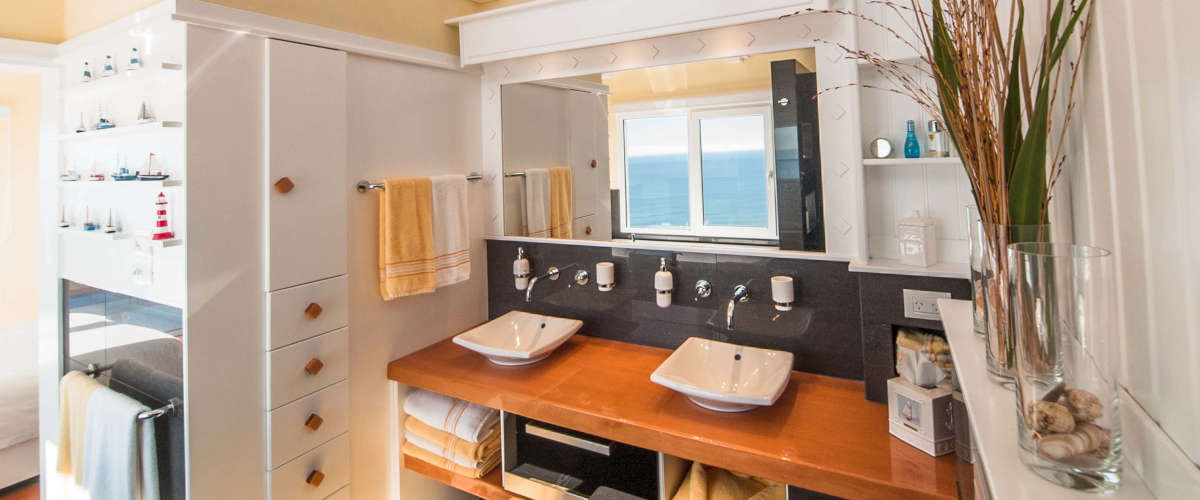 Designer Bathroom expertly crafted with high-end finishes and luxury plumbing fixtures. 
